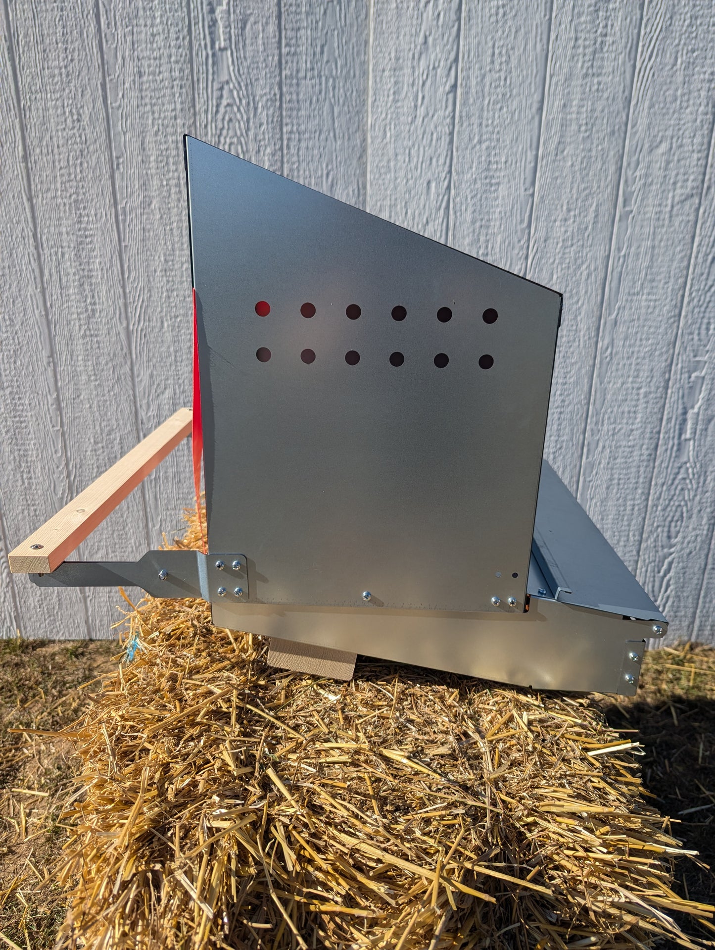 Hen's Choice™ - Roll Out Chicken Nest Box | Reversible | 2 Compartment 21"