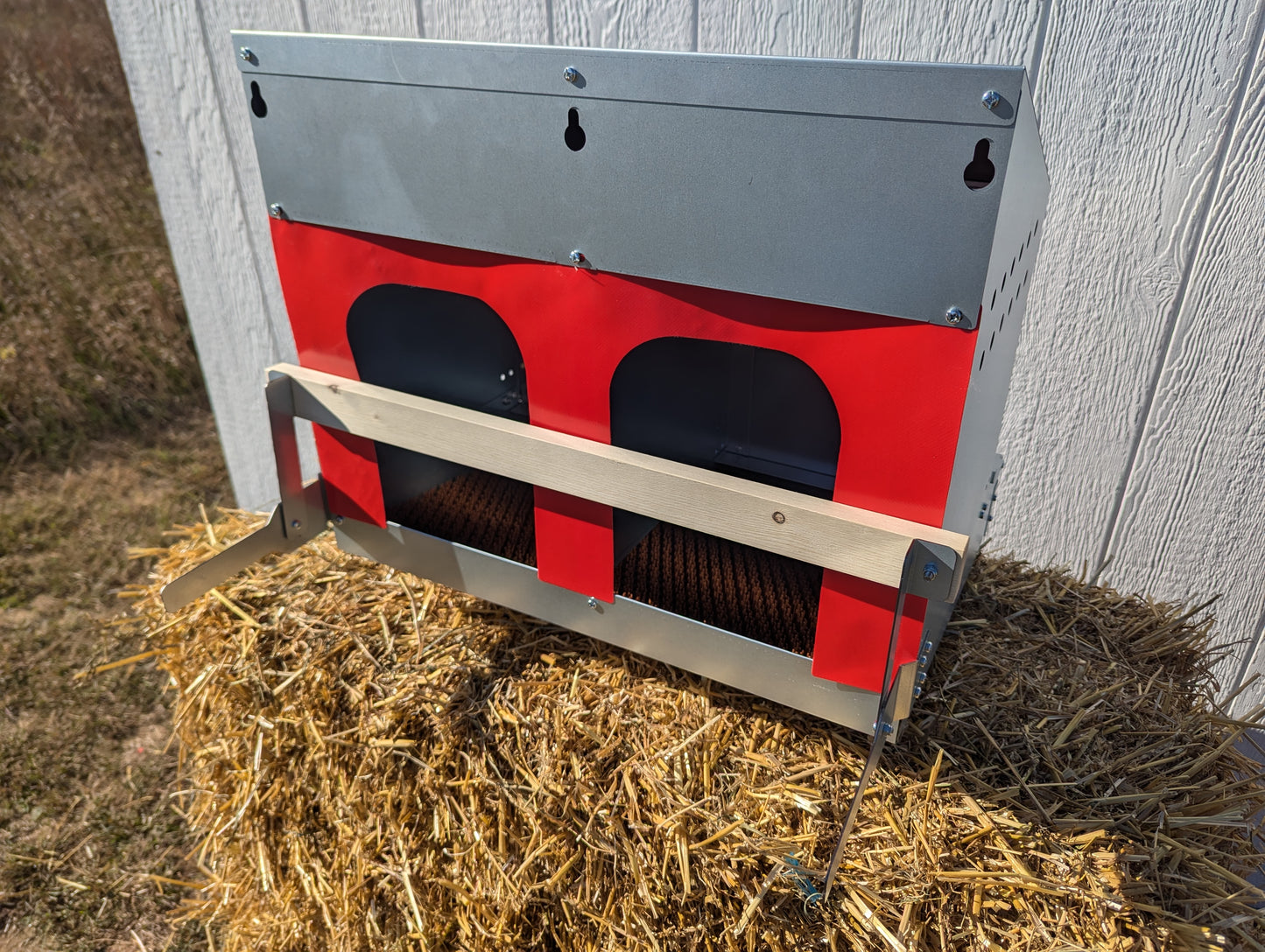 Hen's Choice™ - Roll Out Chicken Nest Box | Reversible | 2 Compartment 21"