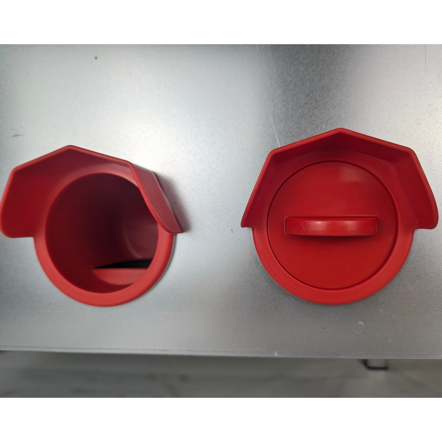 Hen's Choice™ - 25 or 85LB Capacity Automatic Chicken Feeder, Weather Resistant