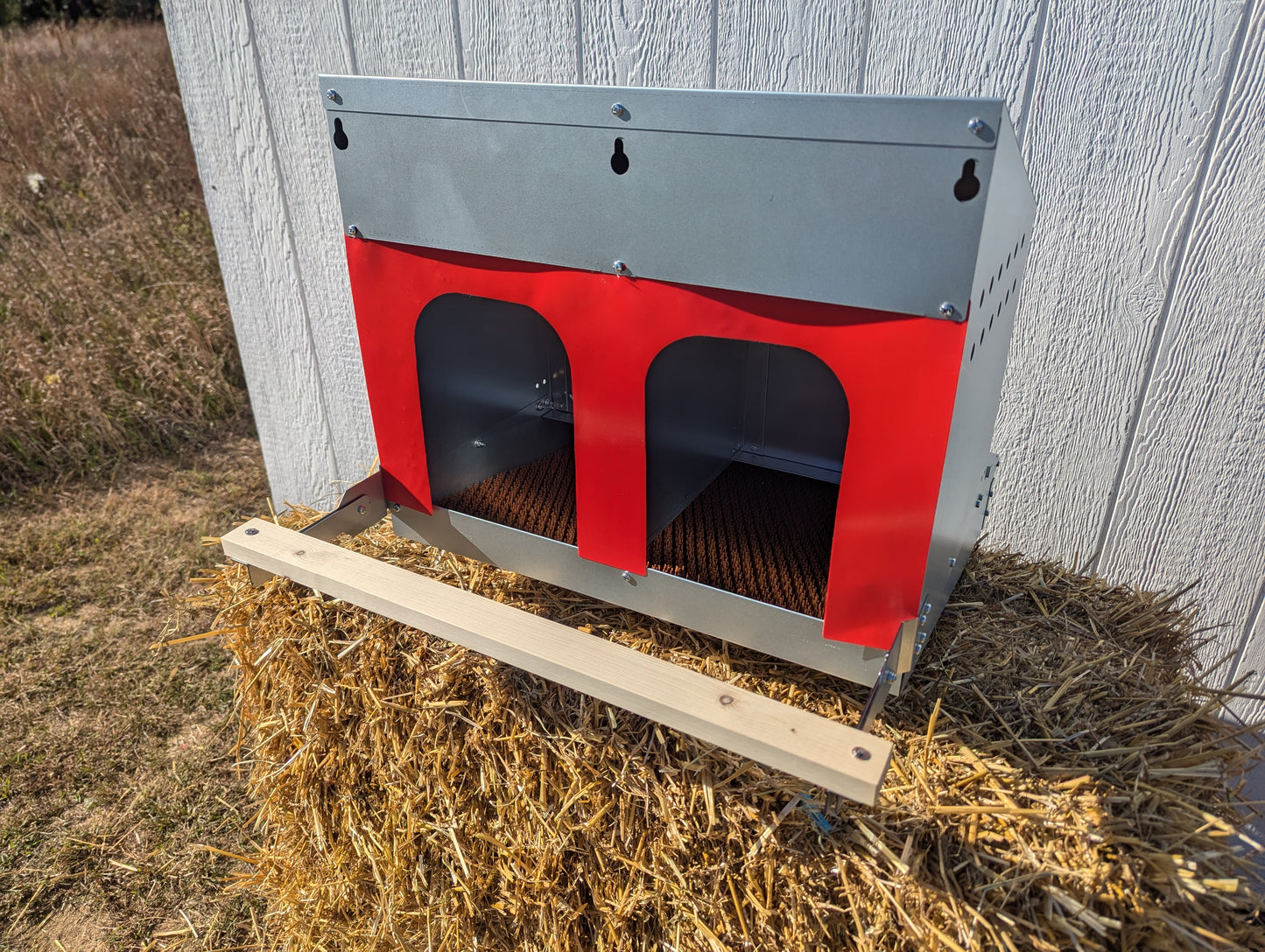 Hen's Choice™ - Roll Out Chicken Nest Box | Roll Away Chicken Nesting Box | 2 Compartment 21"